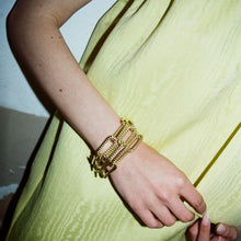 Carica l&#39;immagine nel visualizzatore di Gallery, CATENA, il bracciale leggerissimo con tanta grinta.
