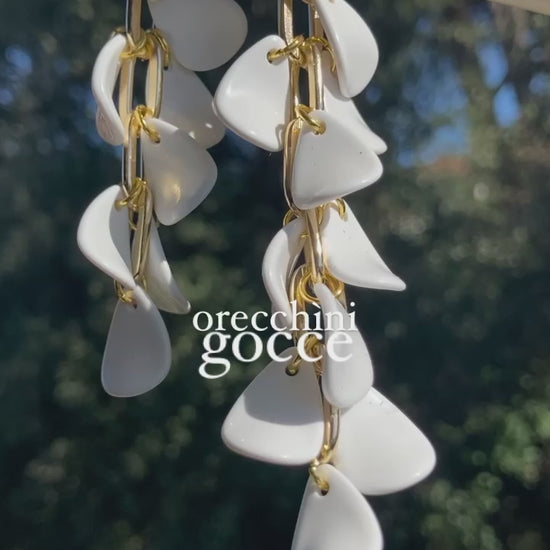 qui in movimento le nostre GOCCE, orecchini delicati.