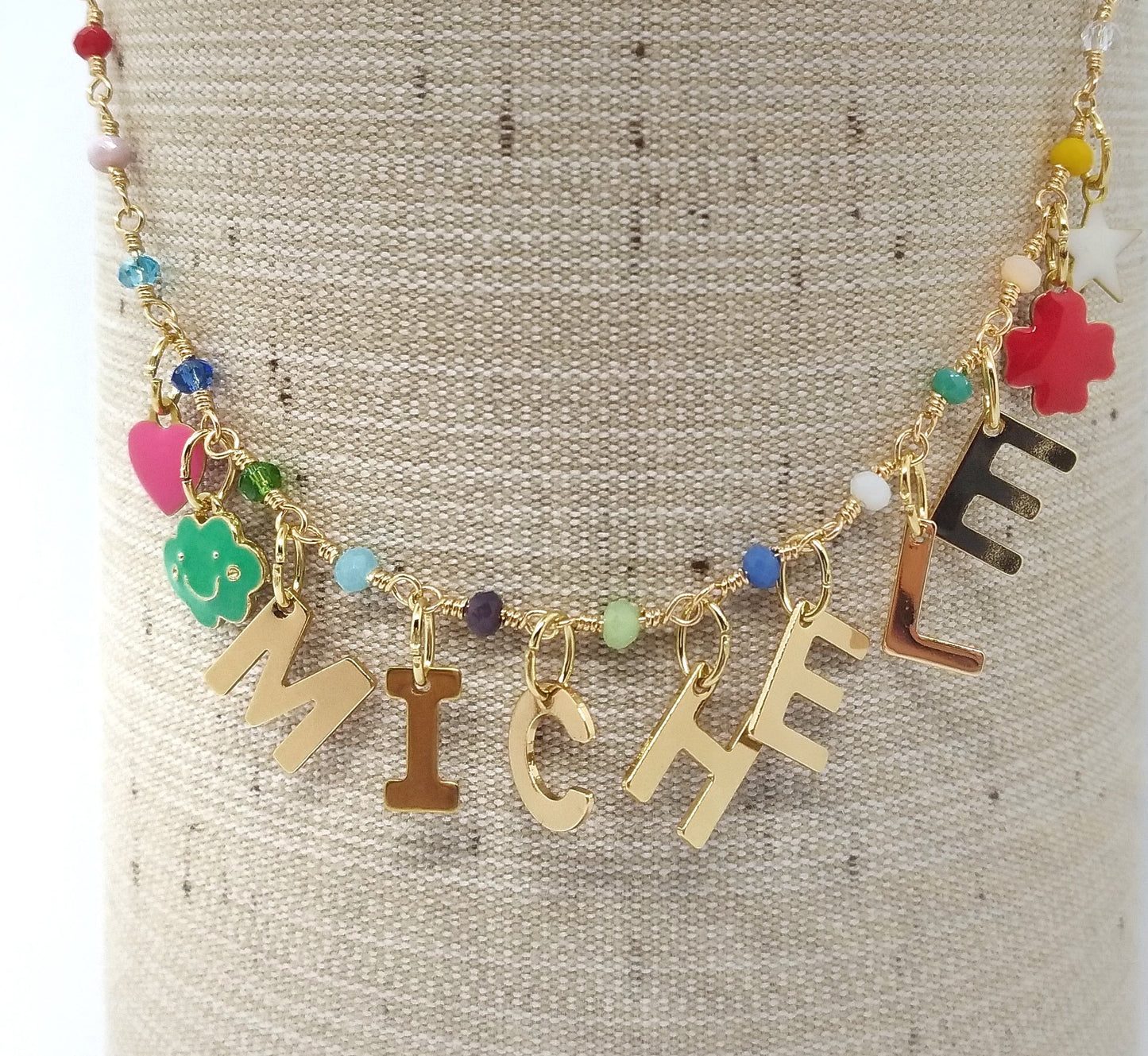 Questa splendida con 7 lettere e 4 ciondoli